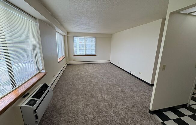 2 beds, 1.5 baths, 820 sqft, $1,450, Unit 501