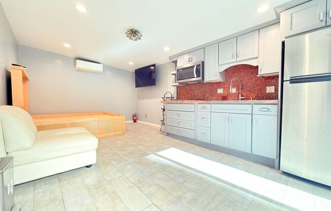 Vista Pl &amp; Marie Ave