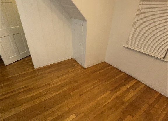 1 bed, 1 bath, $2,000, Unit 3