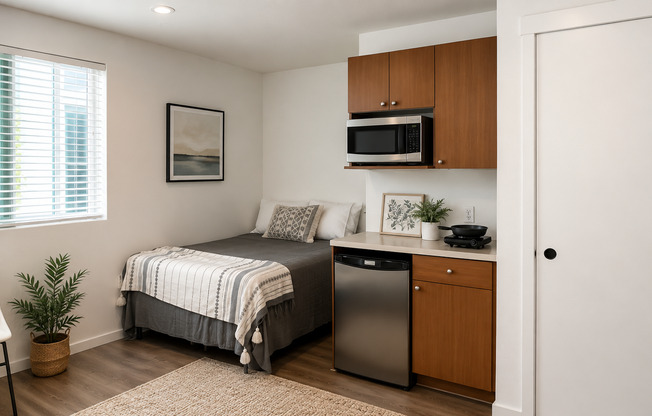 Studio, 1 bath, 176 sqft, $1,395, Unit 3200