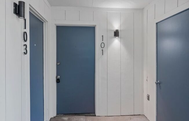 Studio, 1 bath, 400 sqft, $949, Unit 1