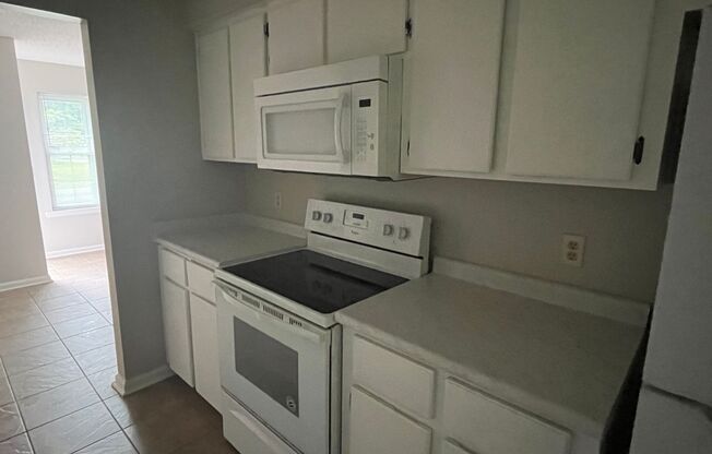 3 beds, 2 baths, $1,700