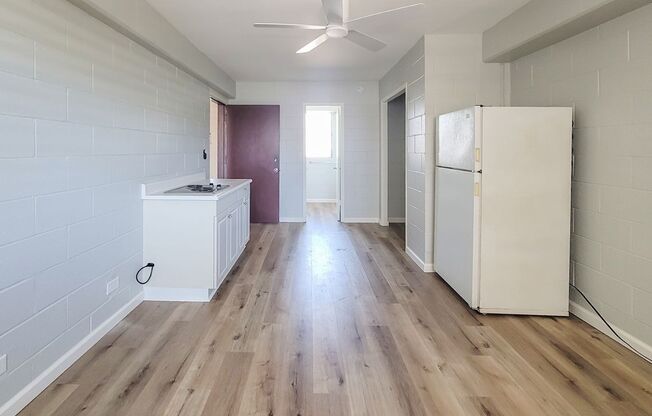 Studio, 1 bath, 265 sqft, $1,300, Unit 206