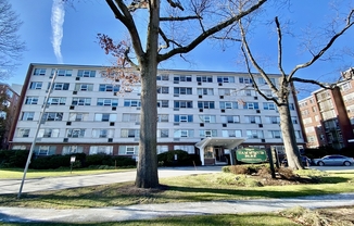 10 Hammond Pond Pkwy