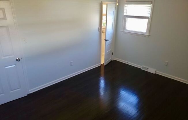 3 beds, 2 baths, $2,500