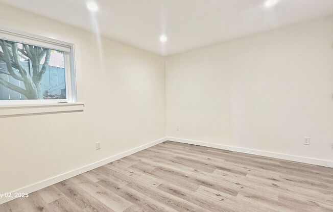 Modern 1 Bed, 1 Bath in Prime Roosevelt Location