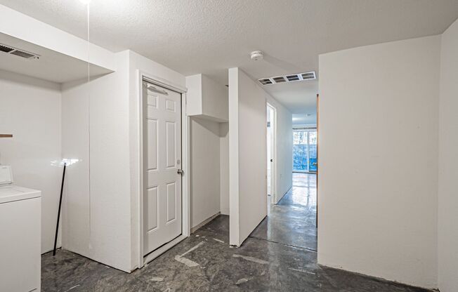 3 beds, 2.5 baths, $2,295, Unit Unit F