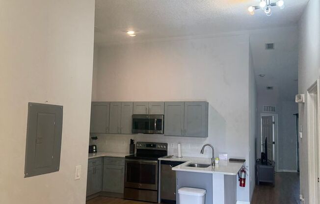 FREE RENT!!!Condo at Club Cortile, Luxury Condominiums and Townhomes.