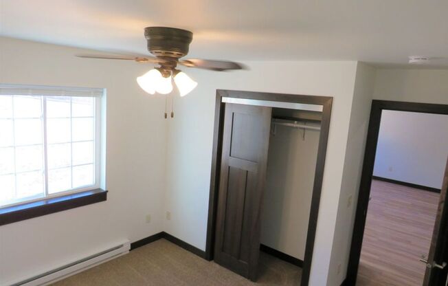 2 beds, 1 bath, $1,150