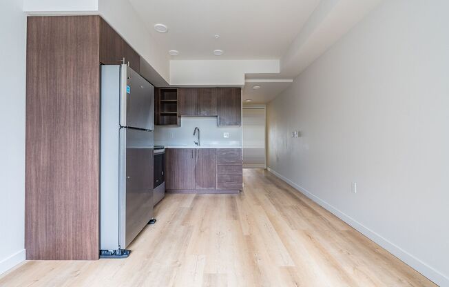 Studio, 1 bath, 299 sqft, $1,275, Unit 812