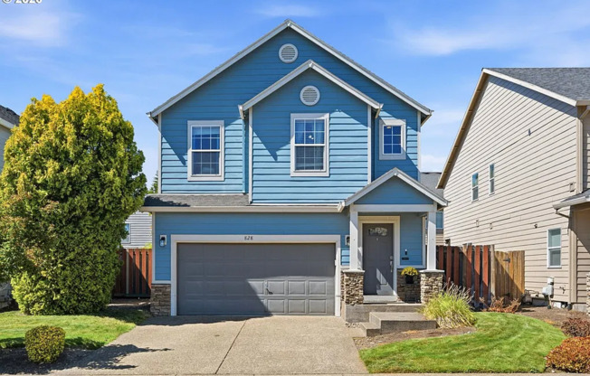Spacious 4-Bedroom Home in Canby with Fenced Backyard & 2-Car Garage!