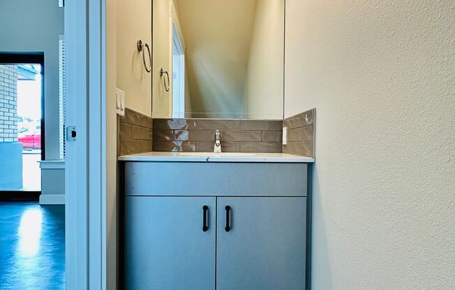 1 bed, 1.5 baths, 959 sqft, $3,150, Unit 4th #411
