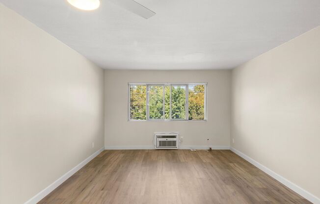 1 bed, 1 bath, 650 sqft, $1,950, Unit 220