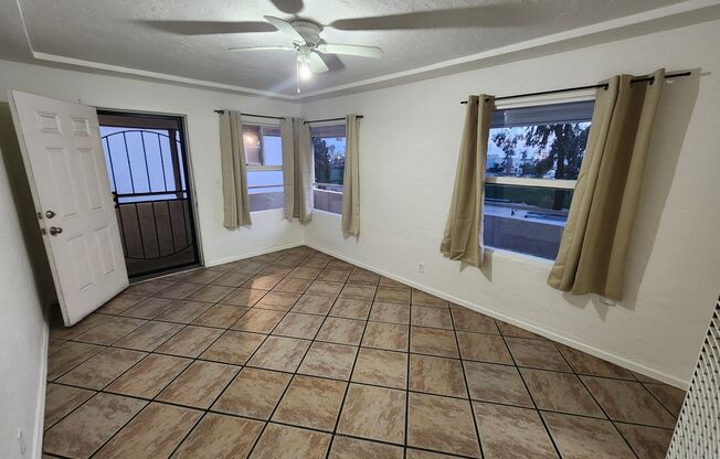 $500 OFF First Month's Rent! 1 Bedroom Apt, Upstairs Unit, Onsite Laundry, Gated Community!