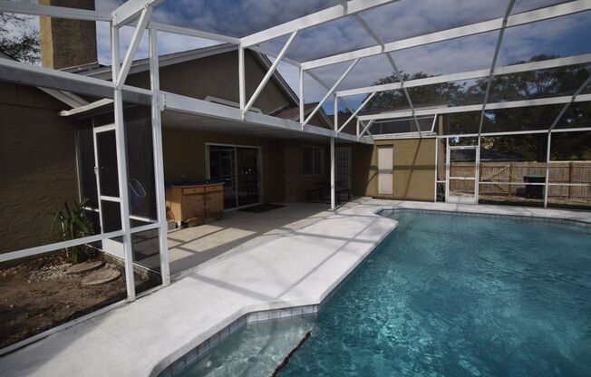3 Bedroom,2 Bath Single Family Home at 6952 Knightswood Dr Orlando, FL 32818