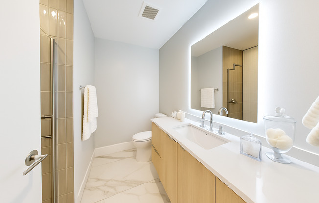 2 beds, 2 baths, 867 sqft, $4,075, Unit 501