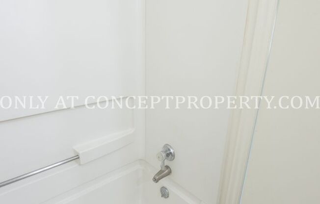 3 beds, 2 baths, 1,350 sqft, $1,649, Unit 4034 22