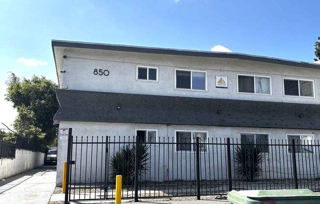 850 W 95th St