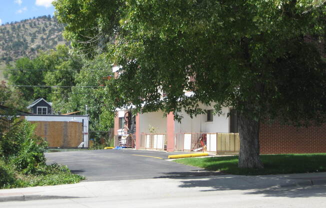 2845 Broadway Street