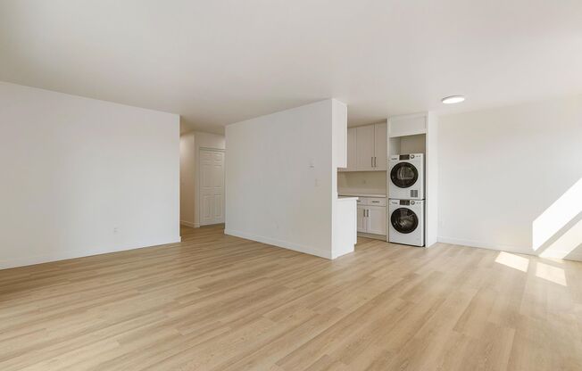 2 beds, 2 baths, 1,075 sqft, $2,885, Unit 204