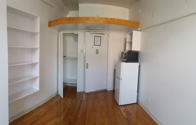 1 bed, 1 bath, 90 sqft, $1,195, Unit 14 - 3D