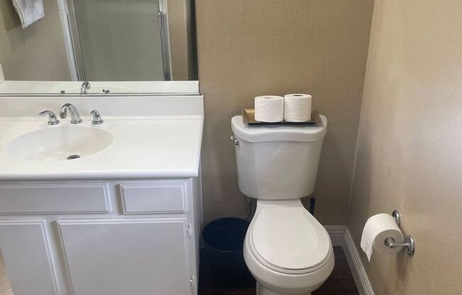 *** $500-OFF Move In Special*** Charming 3-Bedroom Home with Spacious Backyard & Mountain Views