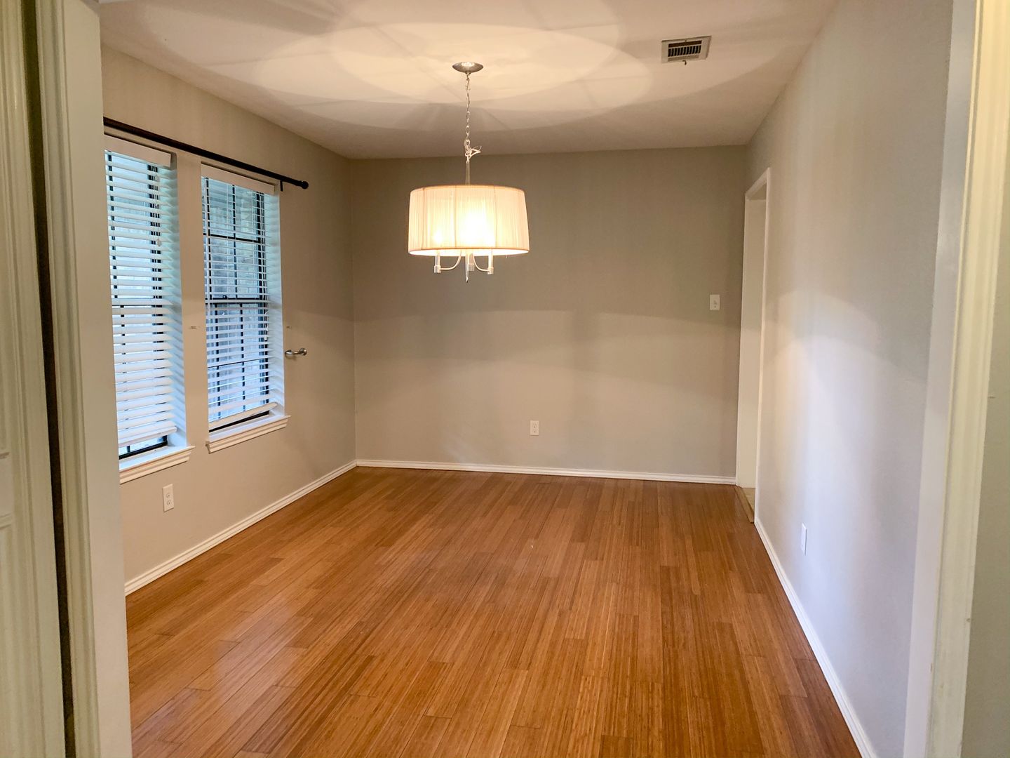 Great Home in North Austin - McNeil/Pond Springs Area