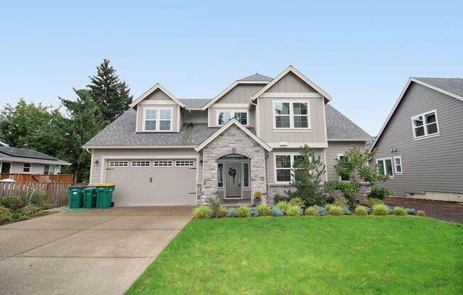 Gorgeous Modern Construction 4 Bed/2.5 Bath Home on Quiet Street