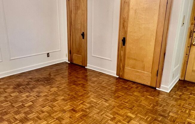 Studio, 1 bath, 300 sqft, $1,395, Unit 644-211