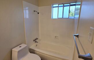 1 bed, 1 bath, $1,995, Unit 33