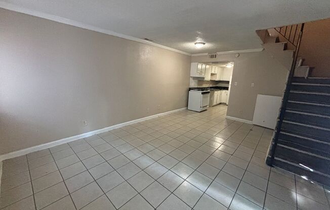 1 bed, 1 bath, 725 sqft, $1,350, Unit 1028