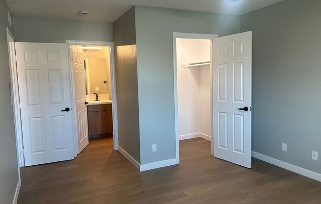 2 beds, 2 baths, 986 sqft, $2,750, Unit 712
