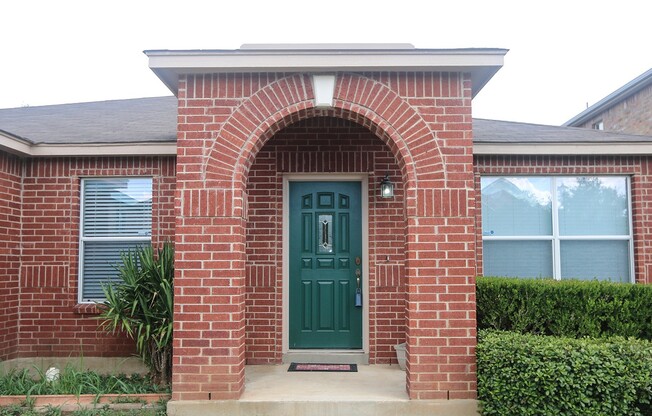 GREAT HOUSE NEAR TPC