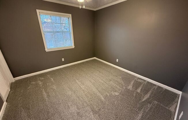 4 beds, 2.5 baths, $2,200, Unit 119 Rolling Oaks Dr