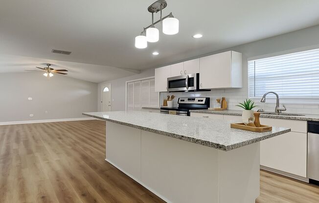 Beautiful 3 Beds 2 Baths Home in East Tampa!