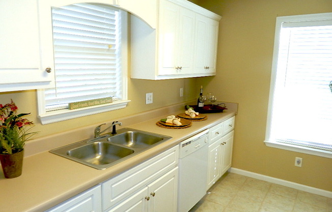 2 beds, 2 baths, $1,295