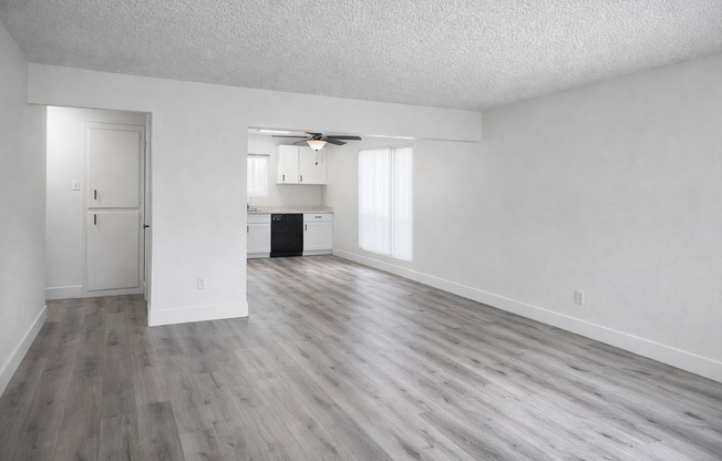 2 beds, 1 bath, 900 sqft, $1,595, Unit 42