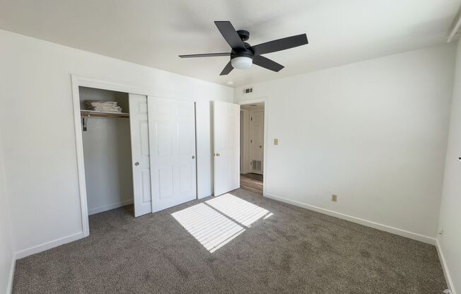 2 beds, 1 bath, $1,500, Unit # 27