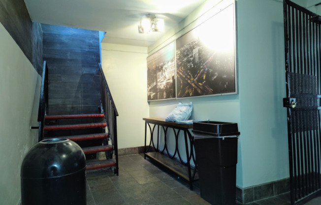 14746 Delano St Apt 1