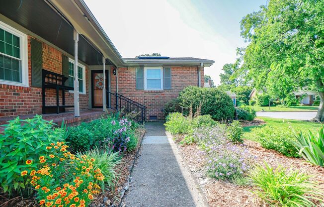 Charming 2BR in Historic Home – Bright, Spacious & Updated!