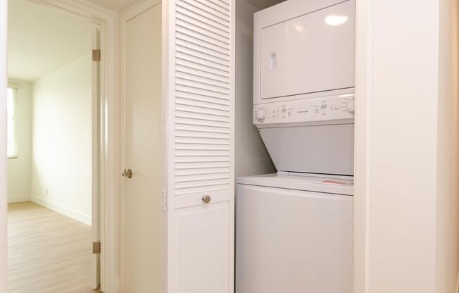 3 beds, 3 baths, 1,780 sqft, $5,600, Unit 102