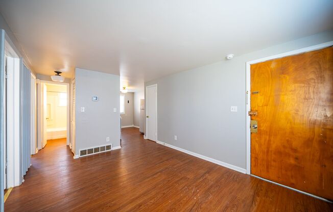 2 beds, 1 bath, $1,395, Unit 474 D