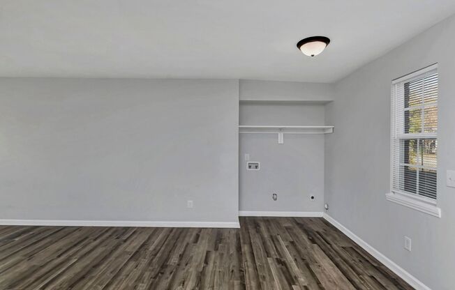 3 beds, 1 bath, 1,000 sqft, $1,100, Unit 1716 Ogden St UNIT G