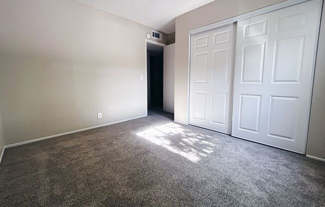 2 beds, 1 bath, 861 sqft, $1,695, Unit 90