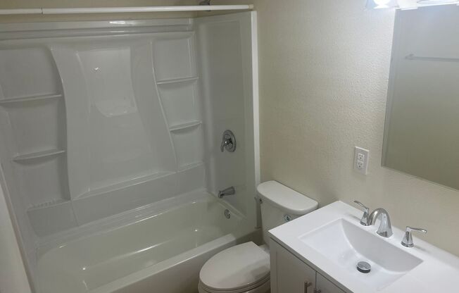 1 bed, 1 bath, $1,100, Unit # 3