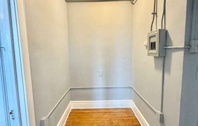 1 bed, 1 bath, $1,095, Unit 14