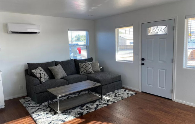 2 beds, 1 bath, $1,750