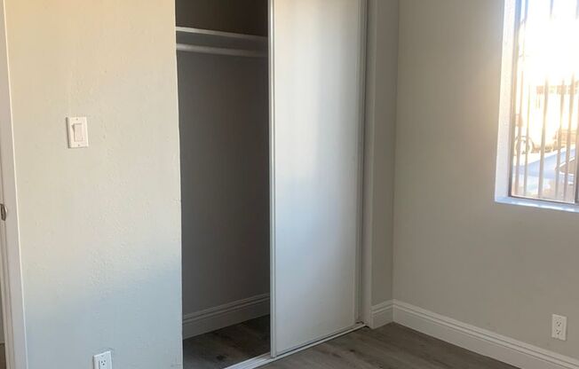 2 beds, 1 bath, $2,550, Unit 01