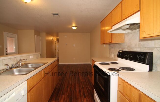 3 beds, 2 baths, $1,150