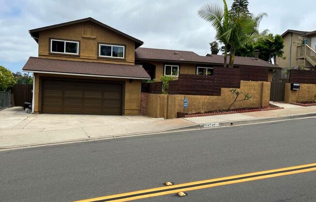 4Bed/2Bath Just East of El Camino in Carlsbad~ Chestnut